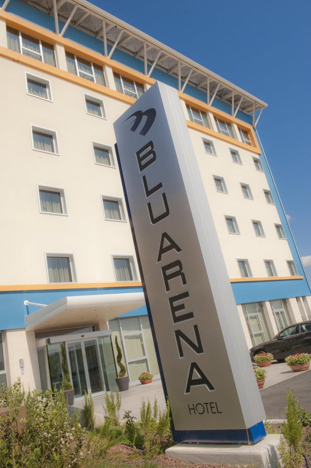 Blu Arena Hotel Montecchio  ภายนอก รูปภาพ